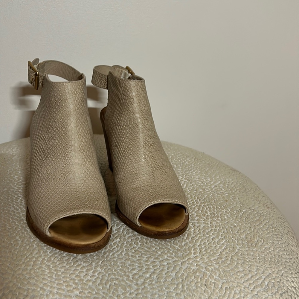 UGG Audrey Exotic Embossed Snakeskin Open Toe Heel. Used. A few scuffs on heel